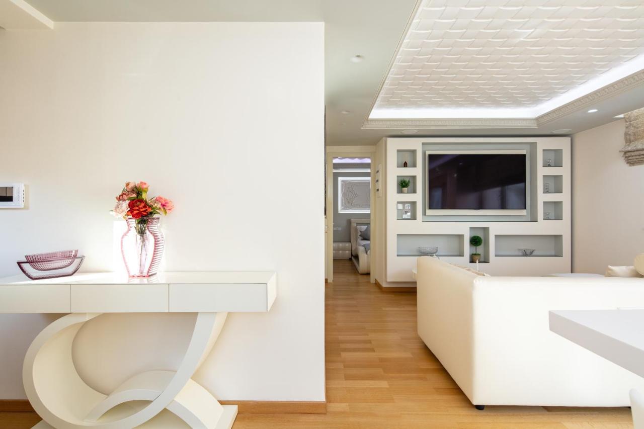 De President Suite, Demani President Suites Szitía Kültér fotó
